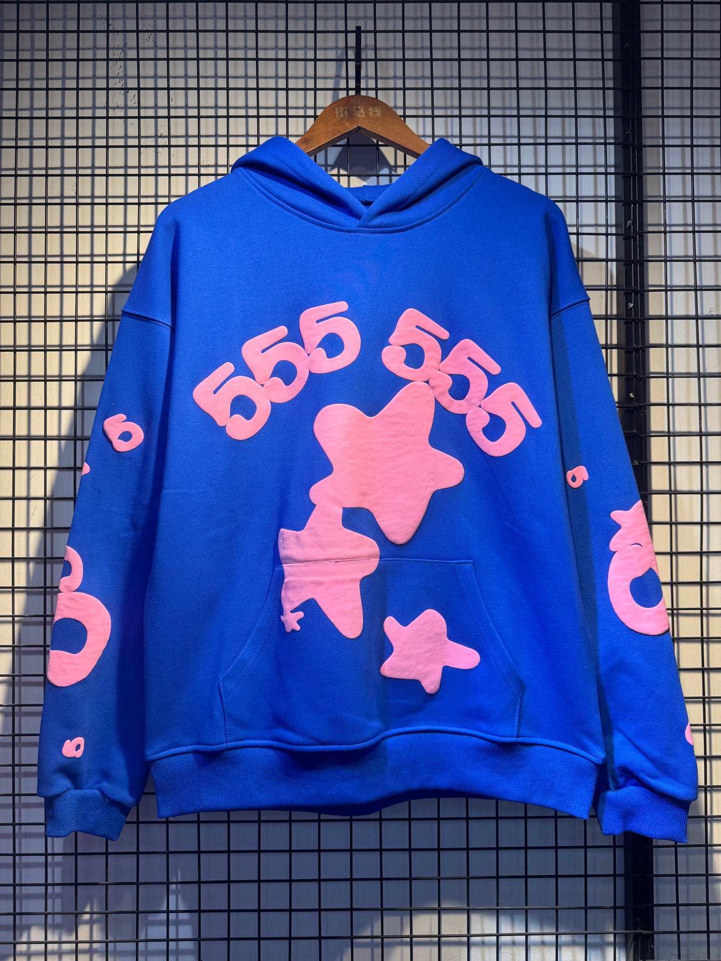 SP5DER Short-sleeved graphic T-shirt.